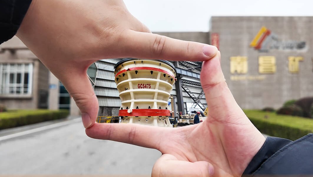 指尖光影 匠造榮光 藏在指縫里的，是中國制造的力量